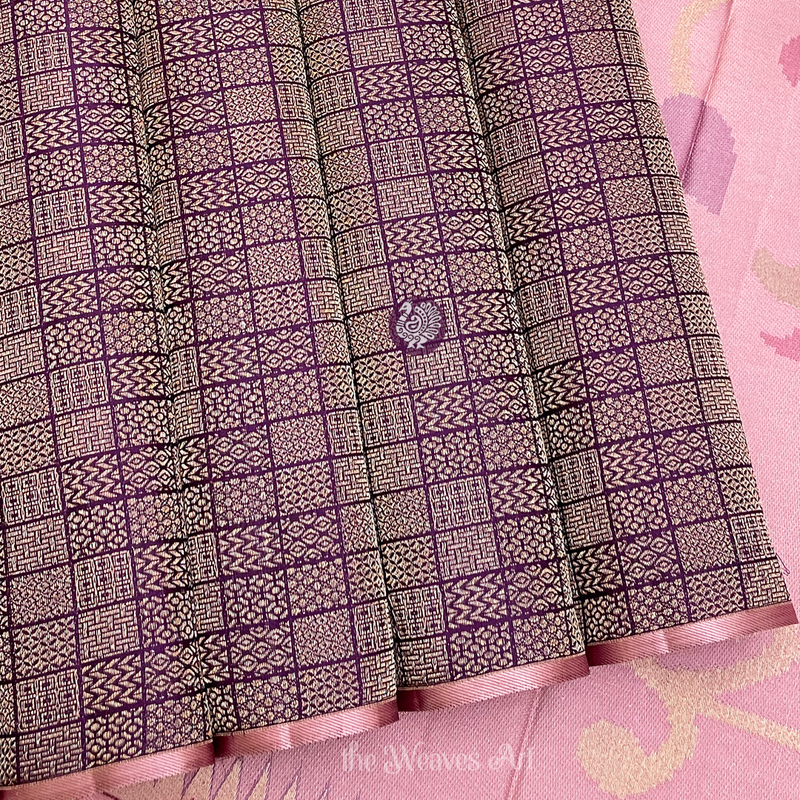 Vismaya - Handloom Borderless Checks Kanchipuram Pure Silk Saree with Paithani Pallu (Silk Mark Certified)