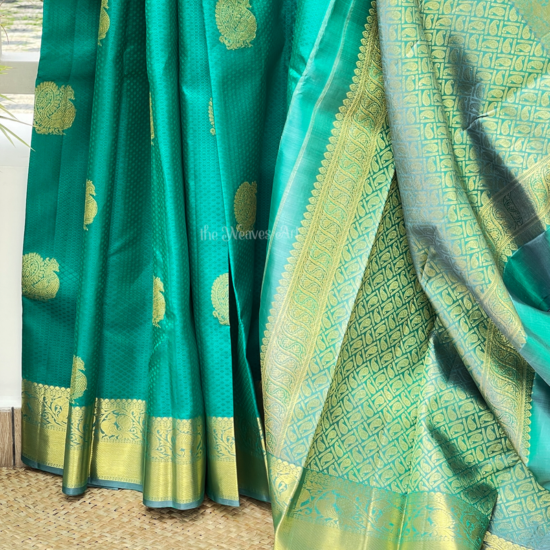 Handwoven, pure & traditional Kanchipuram Silk Saree