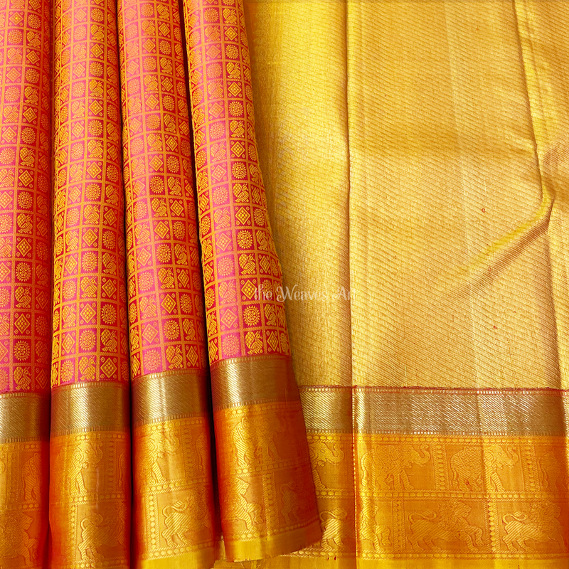 Dual tone Paradie Pink Mayil Chakram Pure Kanchipuram Pattu Saree