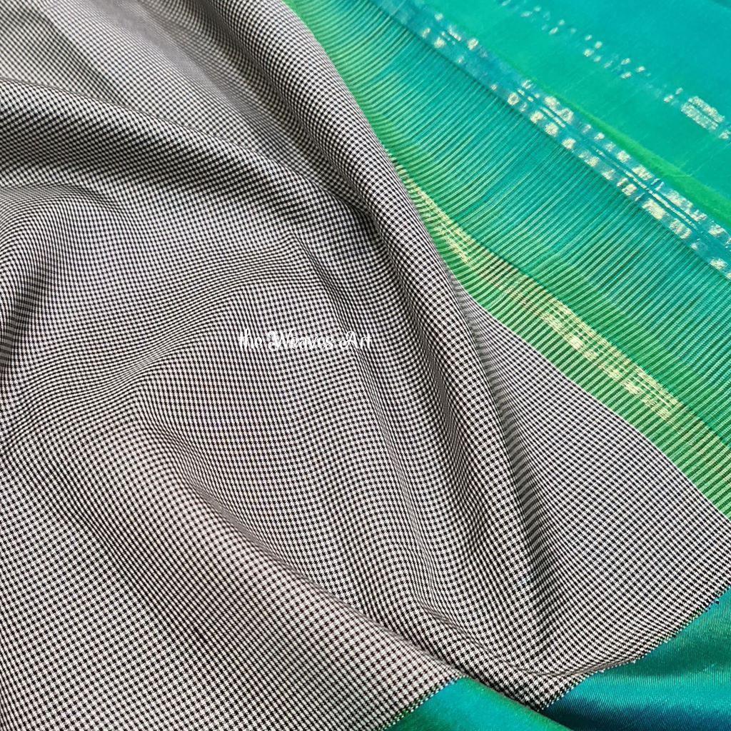 Handwoven Pin Checks Korvai Kanchipuram Pure Silk Saree